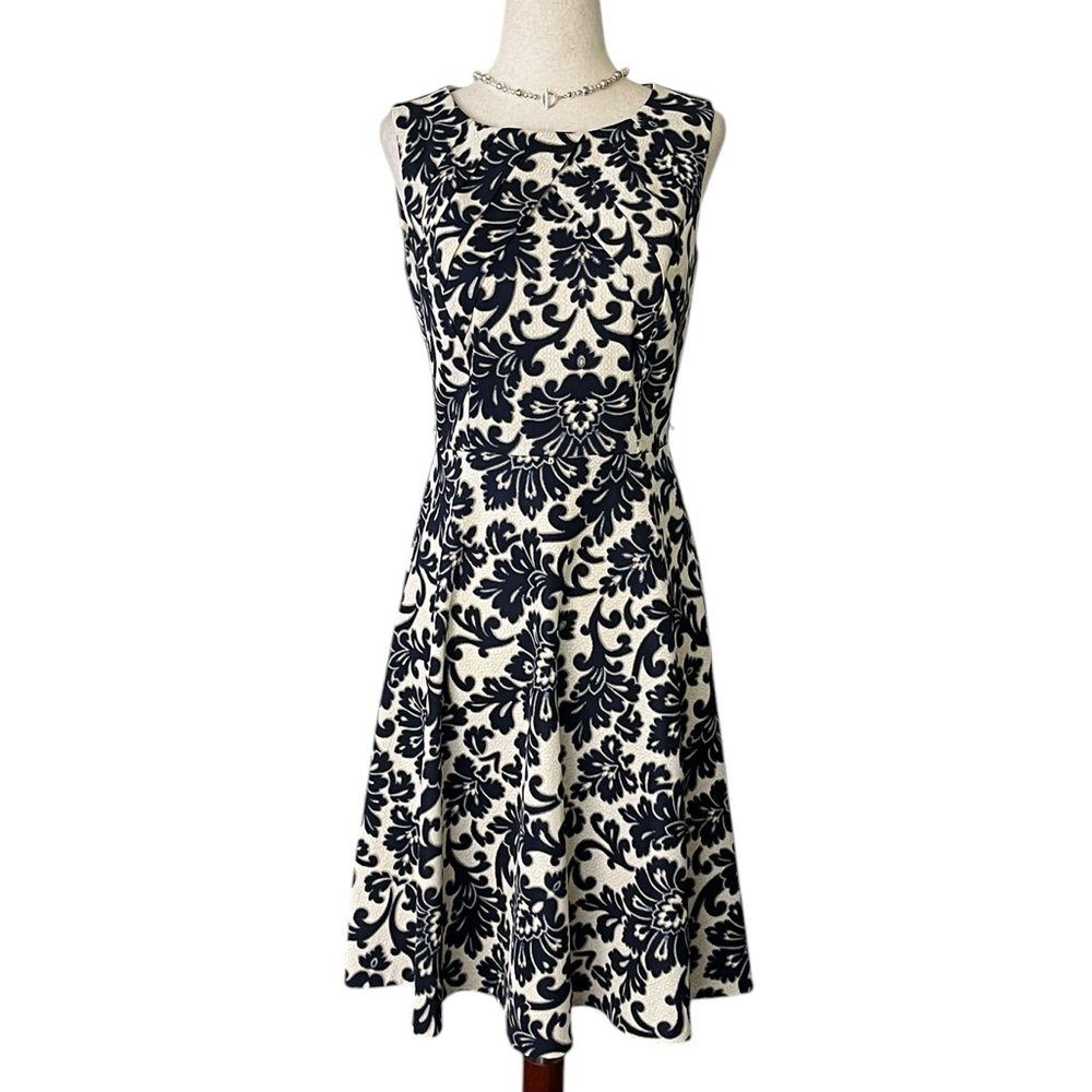 Signature Darby fit and flare dress